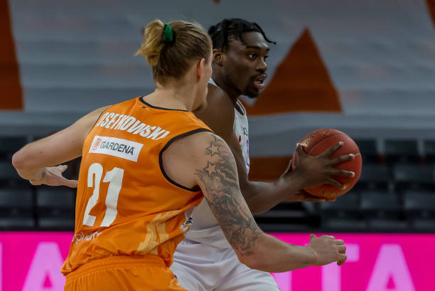 场上交出的 场上交出的