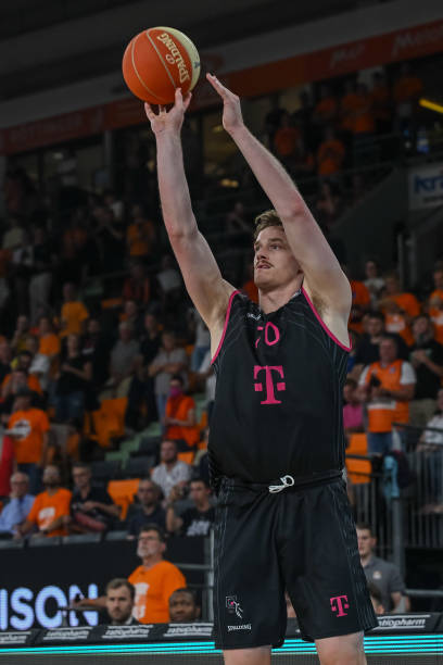 无可争议的 无可争议的