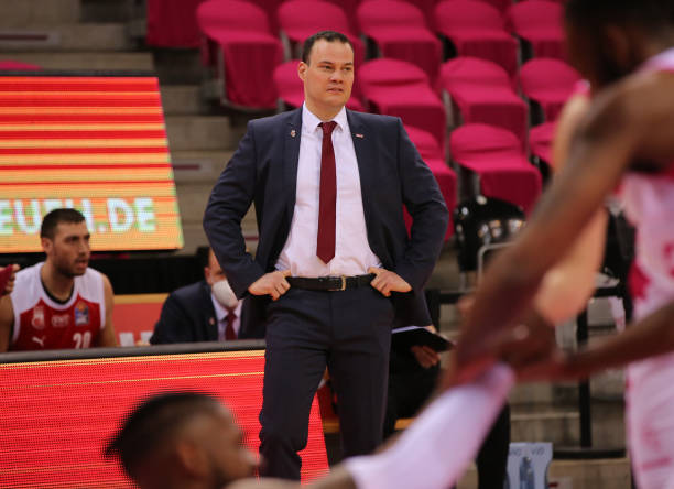 更像是一个 更像是一个