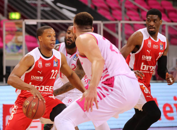 的豪门对手 的豪门对手